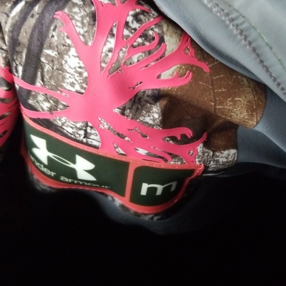 Under armour  real tree stealth jacket size medium - Picture 7 of 7